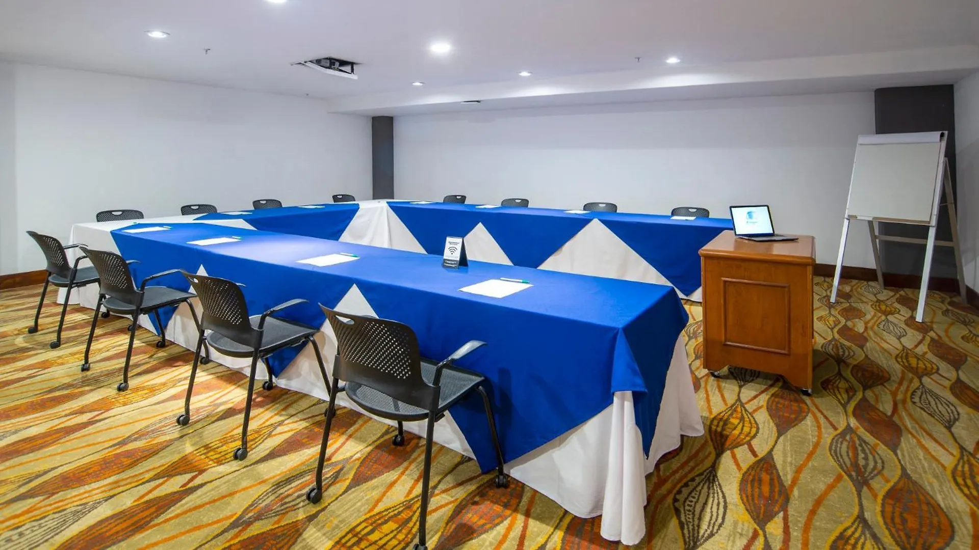 Hotel Holiday Inn Queretaro Zona Diamante By Ihg